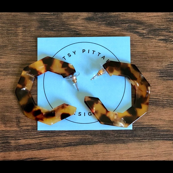 JUST ARRIVED🆕YVETTE EARRINGS - Picture 2 of 3